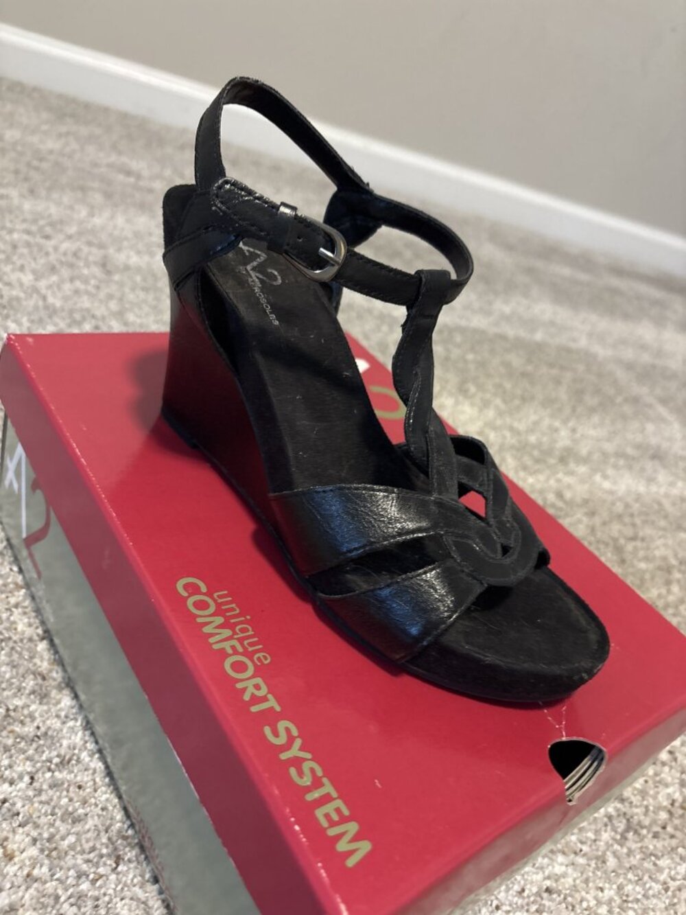 A2 Aerosoles Stone Plush Black Wedge Sandals 7.5